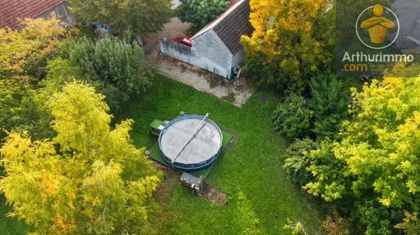 Vente                                                      Maison
                        
                     5 pièces                      166 m2                     à Beaugency
