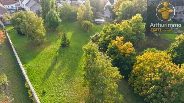 Vente                                                      Maison
                        
                     5 pièces                      166 m2                     à Beaugency