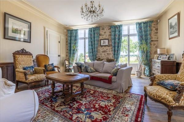Château 599 000 € Aigurande 19 p 530 m² DPE D