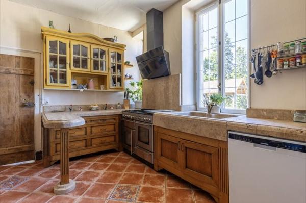 Château 599 000 € Aigurande 19 p 530 m² DPE D