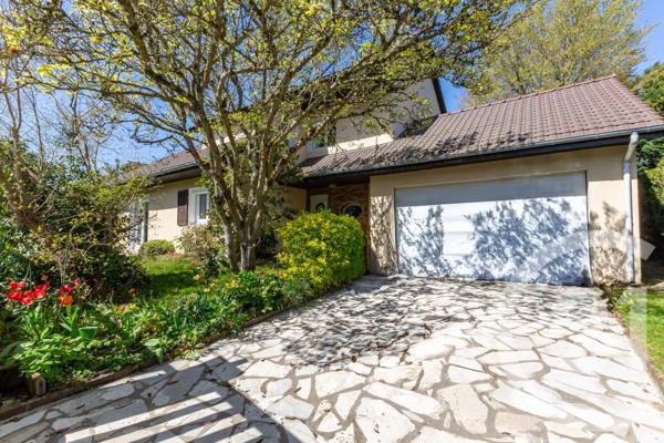 Maison à vendre  9 pièces - 234 m 2   ROCHEFORT EN YVELINES  - 78