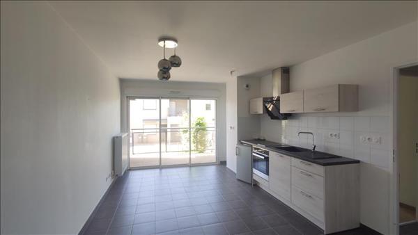 Appartement à louer 648 € CC TOURS 2 p 40 m² DPE D