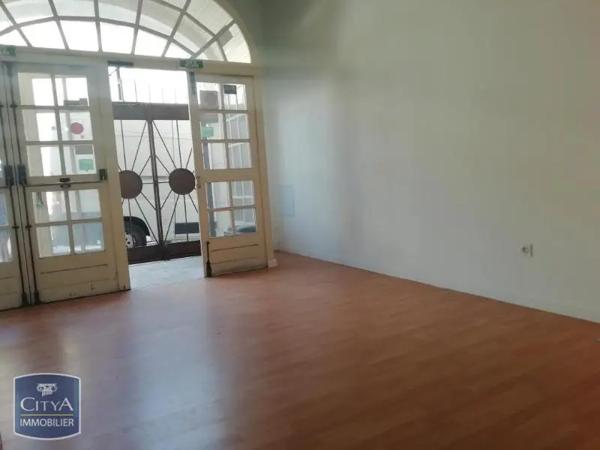 Local commercial à louer 79.09m² Clermont-l'Hérault (34800)