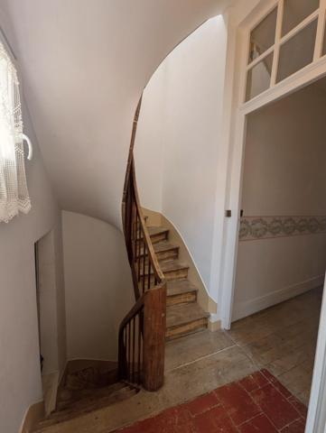 Le Lude centre-ville – Maison de caractère 4 chambres, cave voûtée et commerces à pied