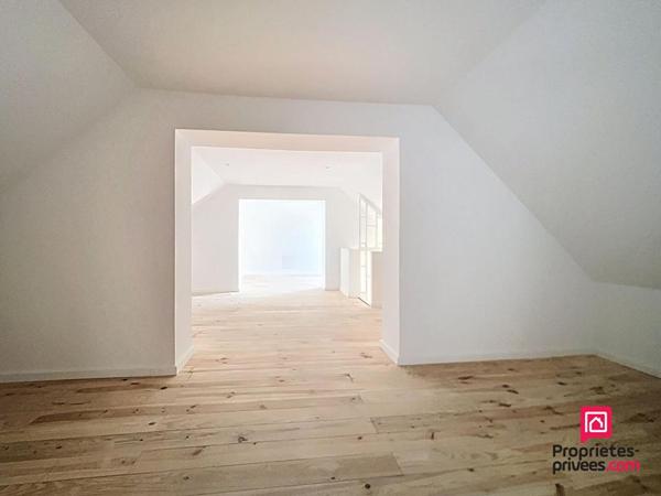 Maison de ville à Courgains 8 pièces 220 m2