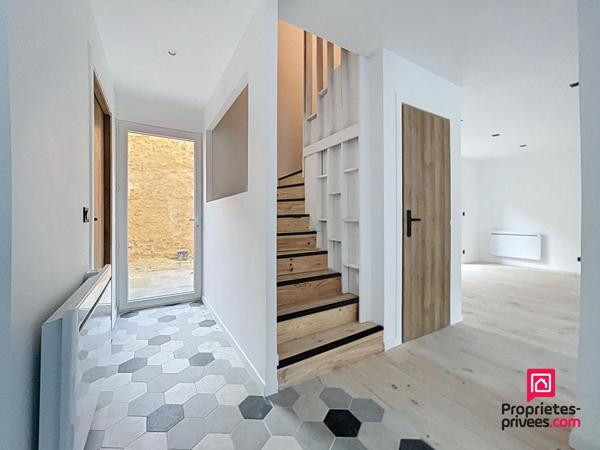 Maison de ville à Courgains 8 pièces 220 m2