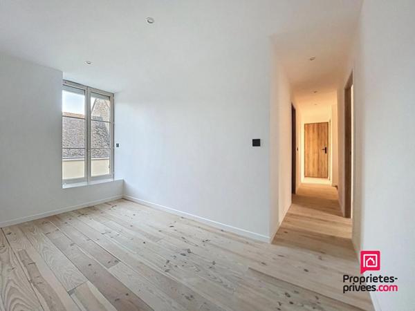 Maison de ville à Courgains 8 pièces 220 m2