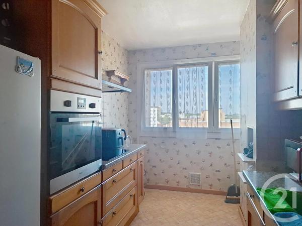 Appartement F4 à vendre  4 pièces - 77,03 m 2   MELUN  - 77