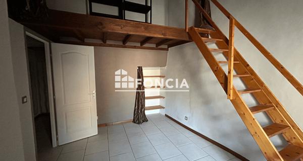 Location Maison 4 pièces 81 m² - Sainte-cécile-les-vignes 84290
