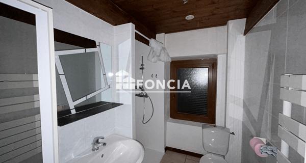 Location Maison 4 pièces 81 m² - Sainte-cécile-les-vignes 84290