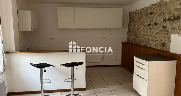Location Maison 4 pièces 81 m² - Sainte-cécile-les-vignes 84290