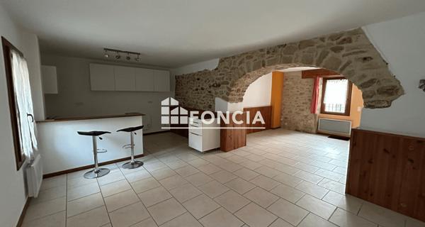Location Maison 4 pièces 81 m² - Sainte-cécile-les-vignes 84290
