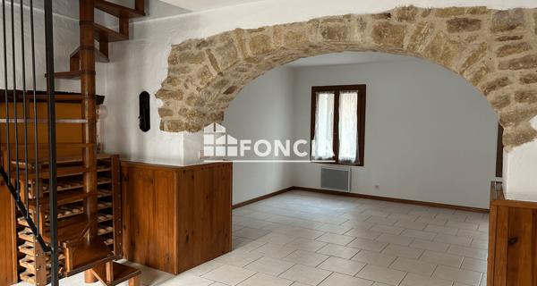 Location Maison 4 pièces 81 m² - Sainte-cécile-les-vignes 84290