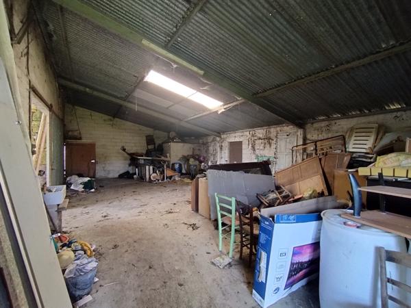 Hangar plus terrain constructible 733 m² Bords