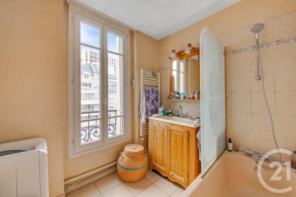 Appartement F4 à vendre  5 pièces - 88,30 m2 PARIS - 75019