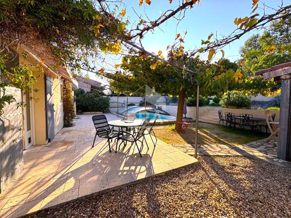 LANÇON PROVENCE - A vendre Maison de T4 avec garage et piscine