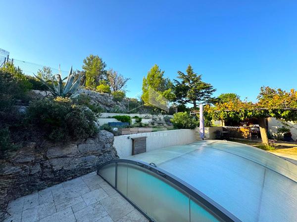 LANÇON PROVENCE - A vendre Maison de T4 avec garage et piscine
