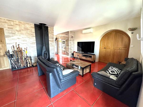 LANÇON PROVENCE - A vendre Maison de T4 avec garage et piscine