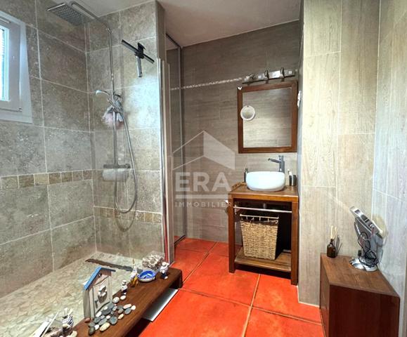 LANÇON PROVENCE - A vendre Maison de T4 avec garage et piscine