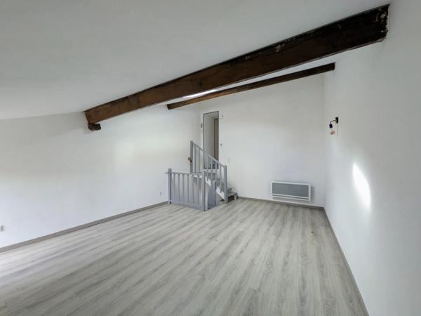 Maison à vendre 112m² - SAINT PIERRE DES ECHAUBROGNES (79)