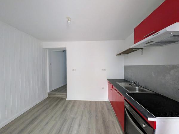 Maison à vendre 112m² - SAINT PIERRE DES ECHAUBROGNES (79)
