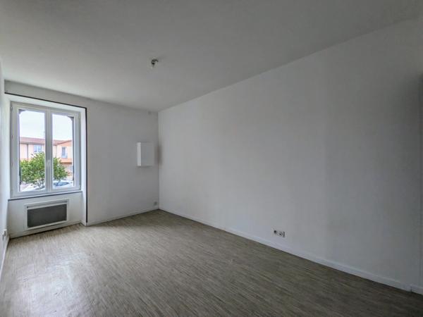 Maison à vendre 112m² - SAINT PIERRE DES ECHAUBROGNES (79)