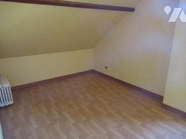 A vendre les Noes près Troyes proche  Ste Savine, Maison de 68m²  et atelier attenant de 85m²+ ...