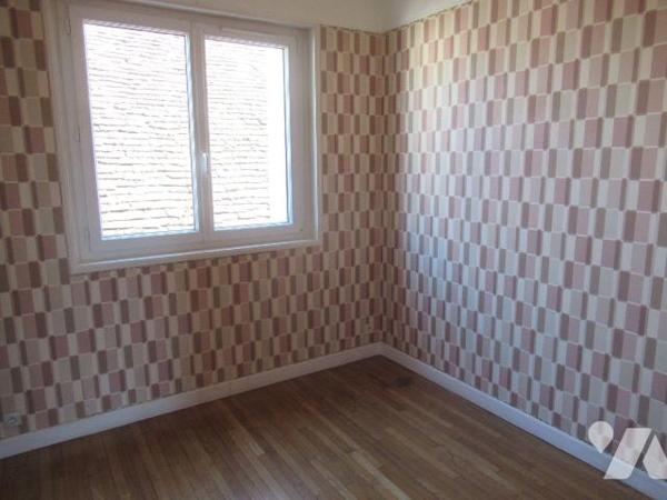 A vendre les Noes près Troyes proche  Ste Savine, Maison de 68m²  et atelier attenant de 85m²+ ...