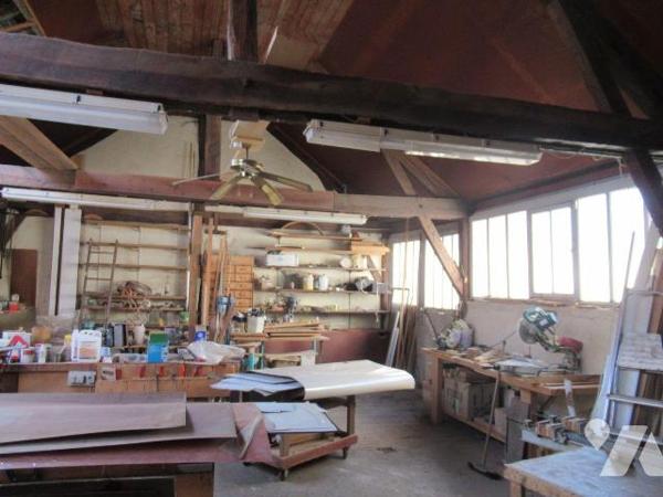 A vendre les Noes près Troyes proche  Ste Savine, Maison de 68m²  et atelier attenant de 85m²+ ...
