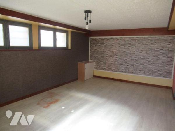 A vendre les Noes près Troyes proche  Ste Savine, Maison de 68m²  et atelier attenant de 85m²+ ...