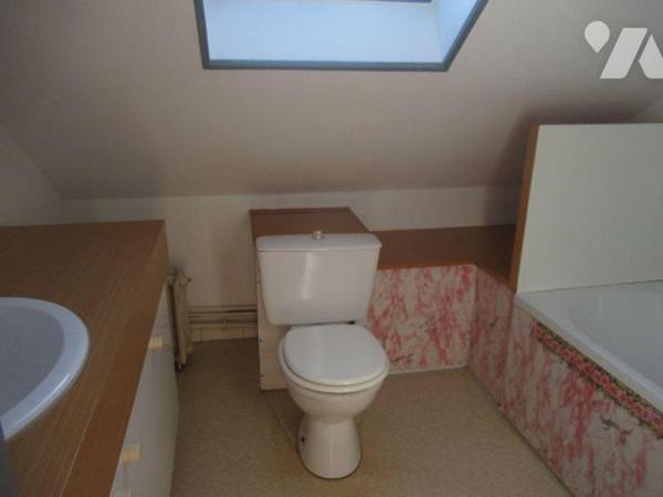 A vendre les Noes près Troyes proche  Ste Savine, Maison de 68m²  et atelier attenant de 85m²+ ...