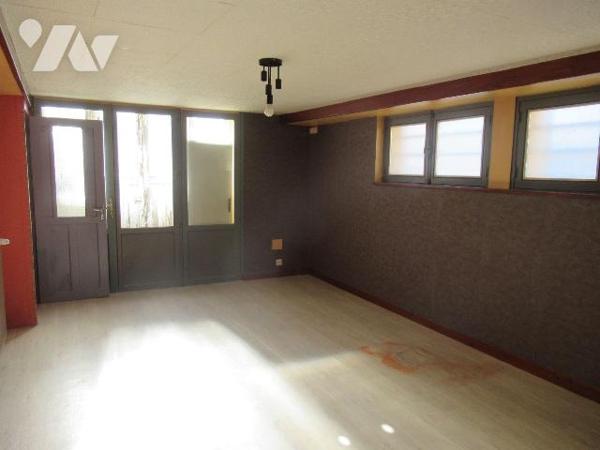 A vendre les Noes près Troyes proche  Ste Savine, Maison de 68m²  et atelier attenant de 85m²+ ...