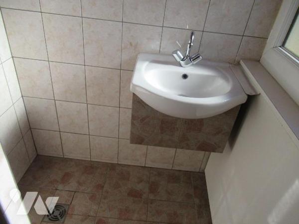 A vendre les Noes près Troyes proche  Ste Savine, Maison de 68m²  et atelier attenant de 85m²+ ...