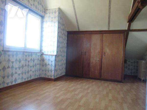 A vendre les Noes près Troyes proche  Ste Savine, Maison de 68m²  et atelier attenant de 85m²+ ...