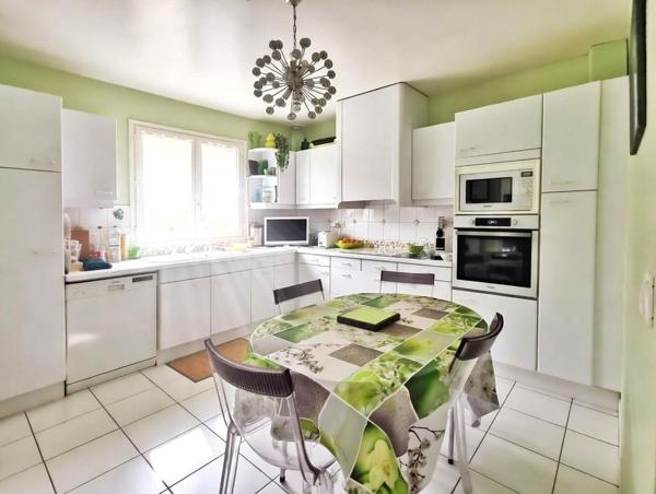 Magny-les-Hameaux (78114) Maison 7P indiv. en excel. état sur sous-sol total, proche Voisins-le-Btx