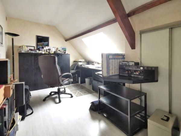 Magny-les-Hameaux (78114) Maison 7P indiv. en excel. état sur sous-sol total, proche Voisins-le-Btx