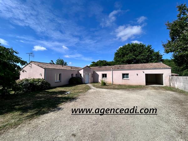 Maison Cherveux 7 pièces 151 m² + véranda 33 m², Cherveux 79410