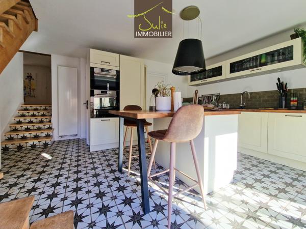 MAISON HYPER CENTRE VILLE A BRESSUIRE 145m² JARDIN et DOUBLE GARAGE