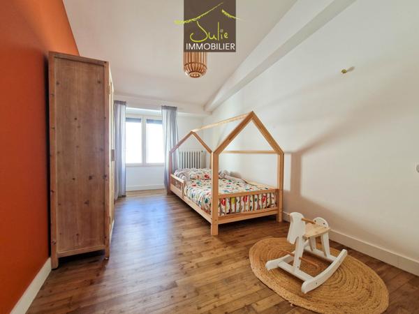 MAISON HYPER CENTRE VILLE A BRESSUIRE 145m² JARDIN et DOUBLE GARAGE