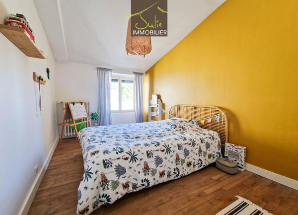MAISON HYPER CENTRE VILLE A BRESSUIRE 145m² JARDIN et DOUBLE GARAGE