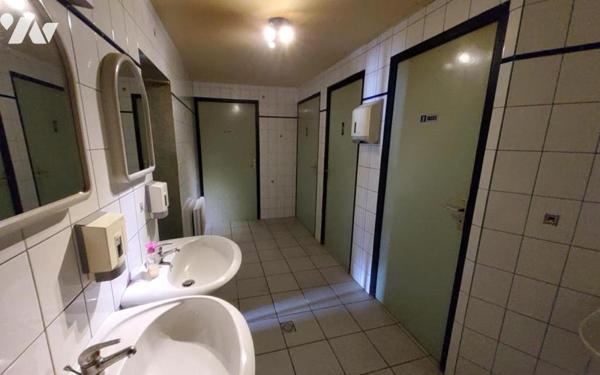 CARNOET - AFFAIRE COMMERCIALE AVEC LOGEMENT