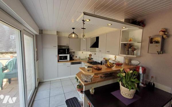 CARNOET - AFFAIRE COMMERCIALE AVEC LOGEMENT