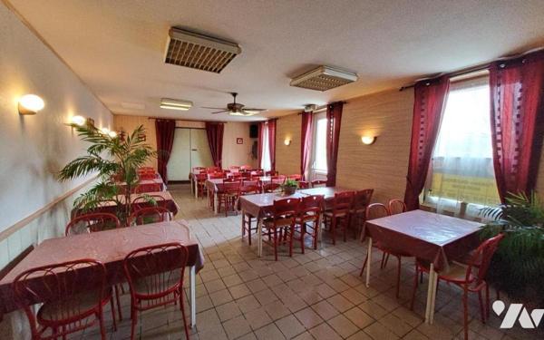 CARNOET - AFFAIRE COMMERCIALE AVEC LOGEMENT