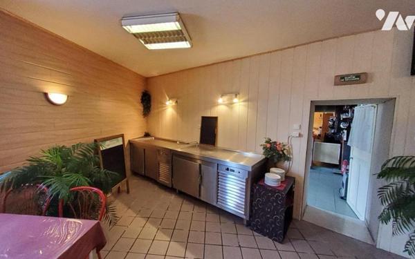 CARNOET - AFFAIRE COMMERCIALE AVEC LOGEMENT