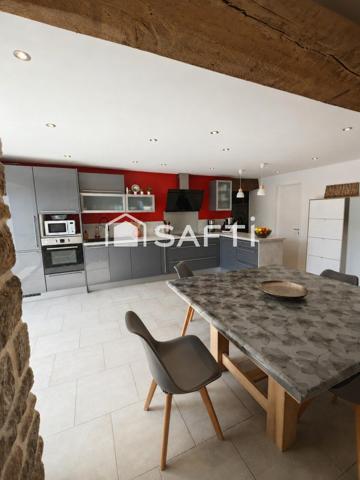 Maison en pierre, beaux volumes et maison d’amis