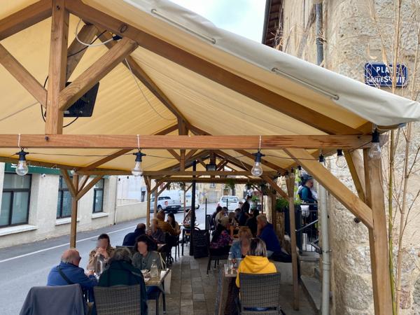 Dpt Gers (32), à vendre VIC FEZENSAC, fonds de commerce BAR-RESTAURANT - Possibilité de vente à terme