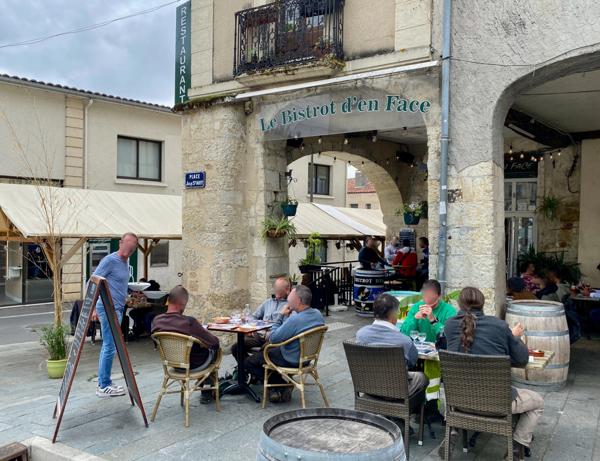 Dpt Gers (32), à vendre VIC FEZENSAC, fonds de commerce BAR-RESTAURANT - Possibilité de vente à terme