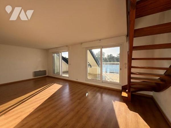 A VENDRE -  LA BAULE - HYPER CENTRE / GARE - APPARTEMENT DUPLEX T4 LUMINEUX - 
Au c?ur de vill...