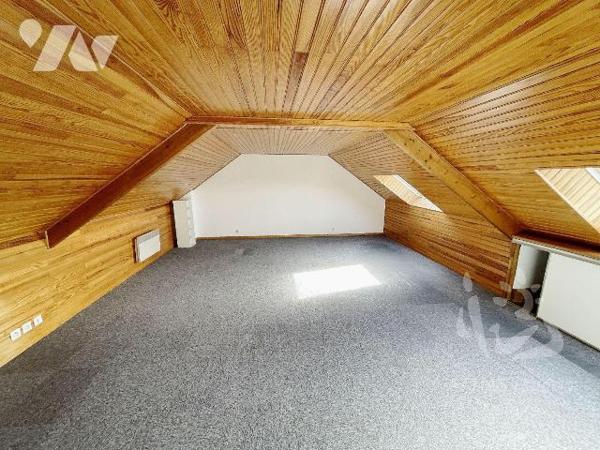 A VENDRE -  LA BAULE - HYPER CENTRE / GARE - APPARTEMENT DUPLEX T4 LUMINEUX - 
Au c?ur de vill...