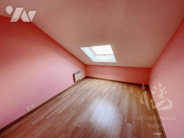 A VENDRE -  LA BAULE - HYPER CENTRE / GARE - APPARTEMENT DUPLEX T4 LUMINEUX - 
Au c?ur de vill...